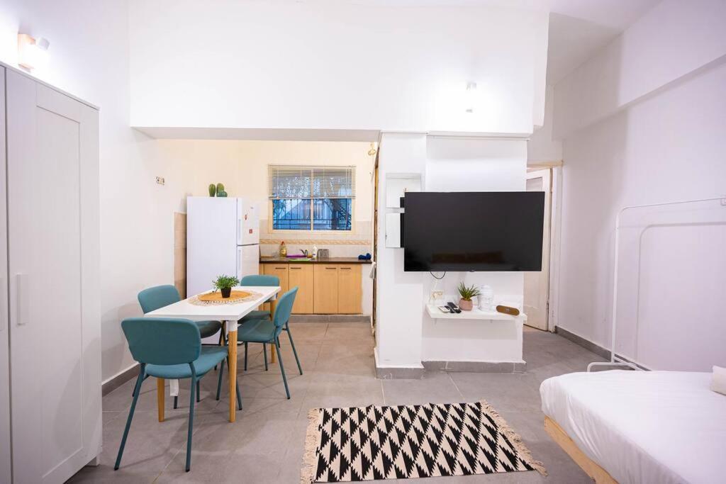 Studio Apartment In Ben Yehuda Cozy And Convinent Тел Авив Екстериор снимка