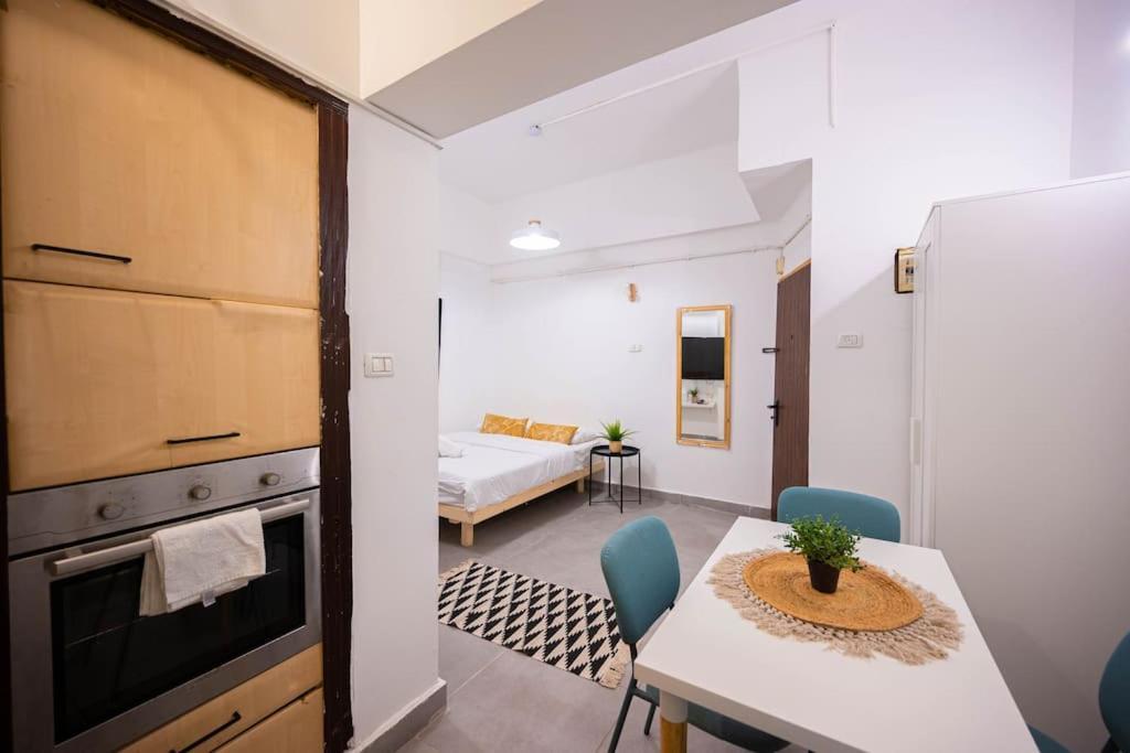 Studio Apartment In Ben Yehuda Cozy And Convinent Тел Авив Екстериор снимка