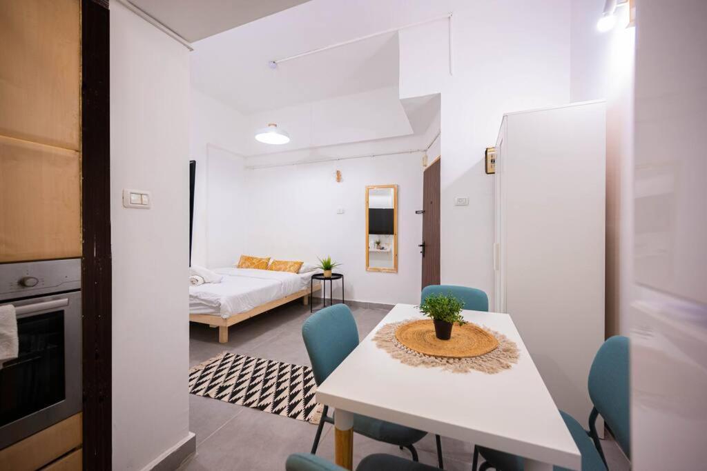 Studio Apartment In Ben Yehuda Cozy And Convinent Тел Авив Екстериор снимка