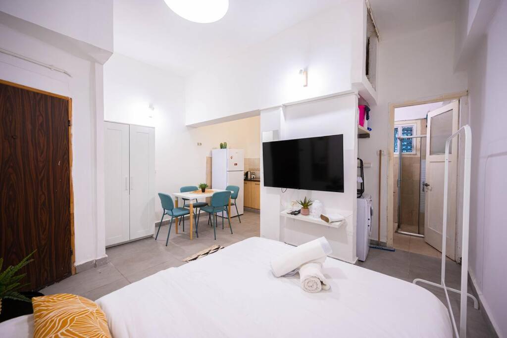 Studio Apartment In Ben Yehuda Cozy And Convinent Тел Авив Екстериор снимка